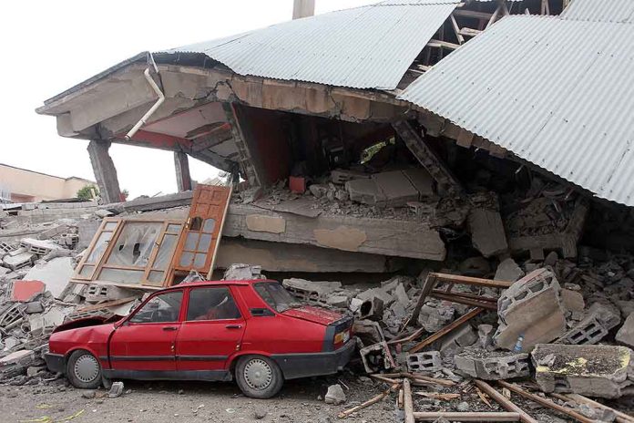 Extreme Earthquake Kills Hundreds
