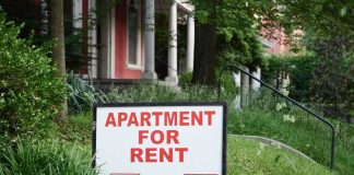 Sign indicating an apartment is available for rent