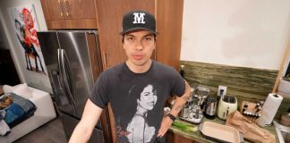 Meta Glasses Spy on Family Dinners